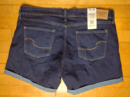 Signature Gold Levi Strauss Size 14 / W32 Women’s Mid Rise 5” Shorts - £18.97 GBP