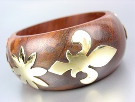 CHIC Natural Brown Wood Brass Fleur De Lis Overlay Bangle Bracelet - £7.98 GBP