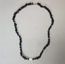 Vintage Black Onyx Chip Bead Stone Beaded Necklace 30&quot; Bling Southwestern Boho - £19.24 GBP