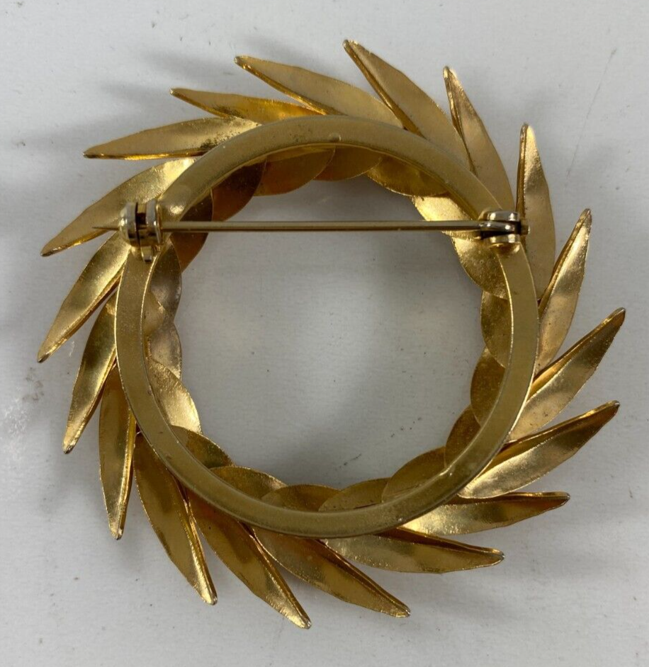 Vintage 2 in Gold Tone Leaves Wreath Brooch Pin Christmas Circle - $16.82