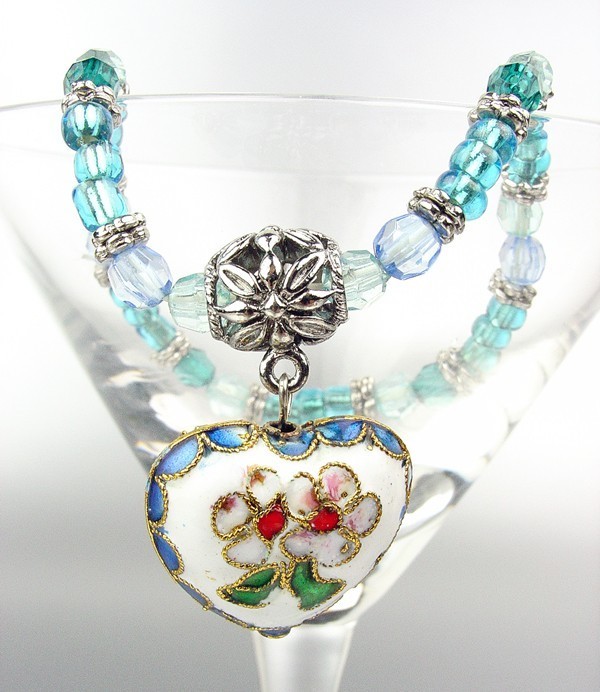 Vintage White Multi Floral Cloisonn'e Enamel Heart Charm Beads Stretch Bracelet