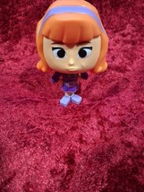 McDonald&#39;s Happy Meal Toy 2021 Hanna Barbera Scooby Doo Daphne Bobblehead - $76.03 MXN