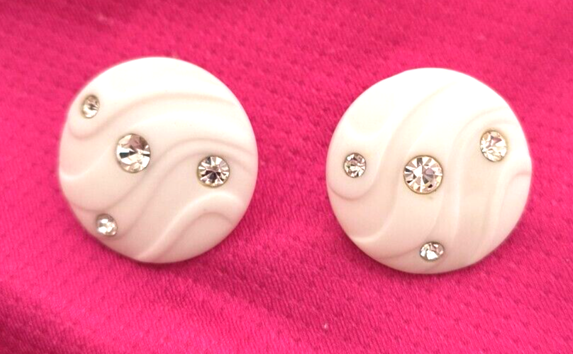 1987 Vintage Avon White Lights Earrings sparkling Rhinestones 1" White Plastic - $15.99