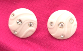 1987 Vintage Avon White Lights Earrings sparkling Rhinestones 1&quot; White Plastic - £12.50 GBP