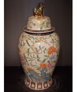 GORGEOUS VINTAGE HAND PAINTED FLORAL CHINESE PORCELAIN 32&quot; TEMPLE JAR - $9,314.63 MXN