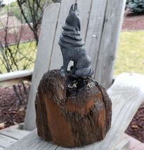 Gray Wolf Sculpture Resin Figurine Driftwood Carving Howling Timber Wolf... - $16.30