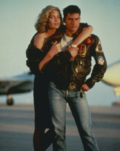 TOP GUN Kelly McGillis embraces Tom Cruise on airfield iconic image 24x30 poster - £24.04 GBP