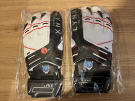 Kids Goalie Gloves Youth Goalkeeper Gloves Wrist Protection Non-Slip Sz 5 NEW - £17.13 GBP