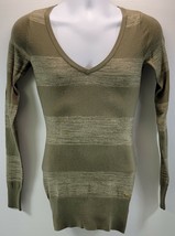 MM) Women&#39;s Guess V Neck Green Sparkly Striped Shirt Small Gold/Silver Tone - £11.62 GBP