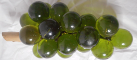 Vtg Lucite Acrylic Large Size 20 Green Grapes Cluster on Driftwood 12-13” Long - £43.61 GBP