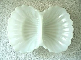 Vintage Avon Milk White Shell Shaped Dish " Beautiful Collectible Useable Item " - $23.36