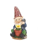Gardening Gnome Solar Statue - $492.70 MXN