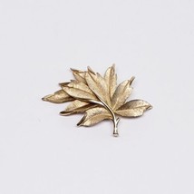 Trifari Brushed Gold Tone Stacked Layered Leaf Pin Brooch  - £13.94 GBP
