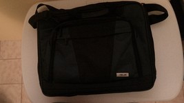 ASUS laptop zip carrying case storage black color. SEE THE PICTURE PLEASE. - $17.82
