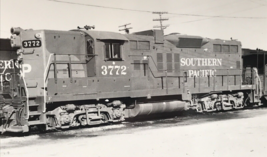 Southern Pacific Railroad SP #3772 GP9E Locomotive Train Photo El Centro CA - £7.58 GBP