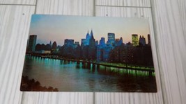 New York City Skyline View Across East River New York Postcard - £2.96 GBP