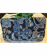 Vera Bradley CD DVD Holder Case Windsor Navy Holds 40 Discs NWT Retired ... - $453.50 MXN