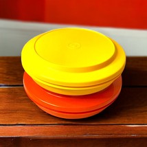 Tupperware Vintage Set/2 Seal &amp; Serve Bowls w/Lids #1336-8 Orange Yellow - £15.77 GBP