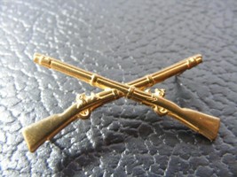 WW2 infantry officers collar pin      e - $24.74