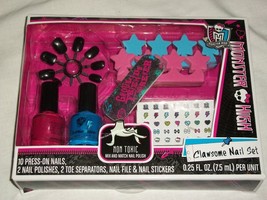 Monster High Clawsome Nail Set Press on Nails Polish Toe Separators File... - $19.99