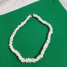 White chip stone Necklace Hawaiian choker - £5.46 GBP