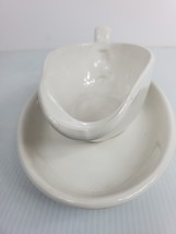 NICE PORCELAIN GRAVY BOAT SPOUT WHITE LARGE with BOTTOM PLATE - £8.56 GBP
