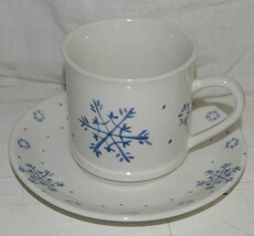 Gibson Everyday Snowflake Coffee Mug &amp; Saucer Set Winter Holiday Snow - £6.26 GBP