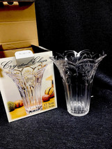 Vintage Crystal Clear Thistle Vase 7” w/Original Box - £8.88 GBP