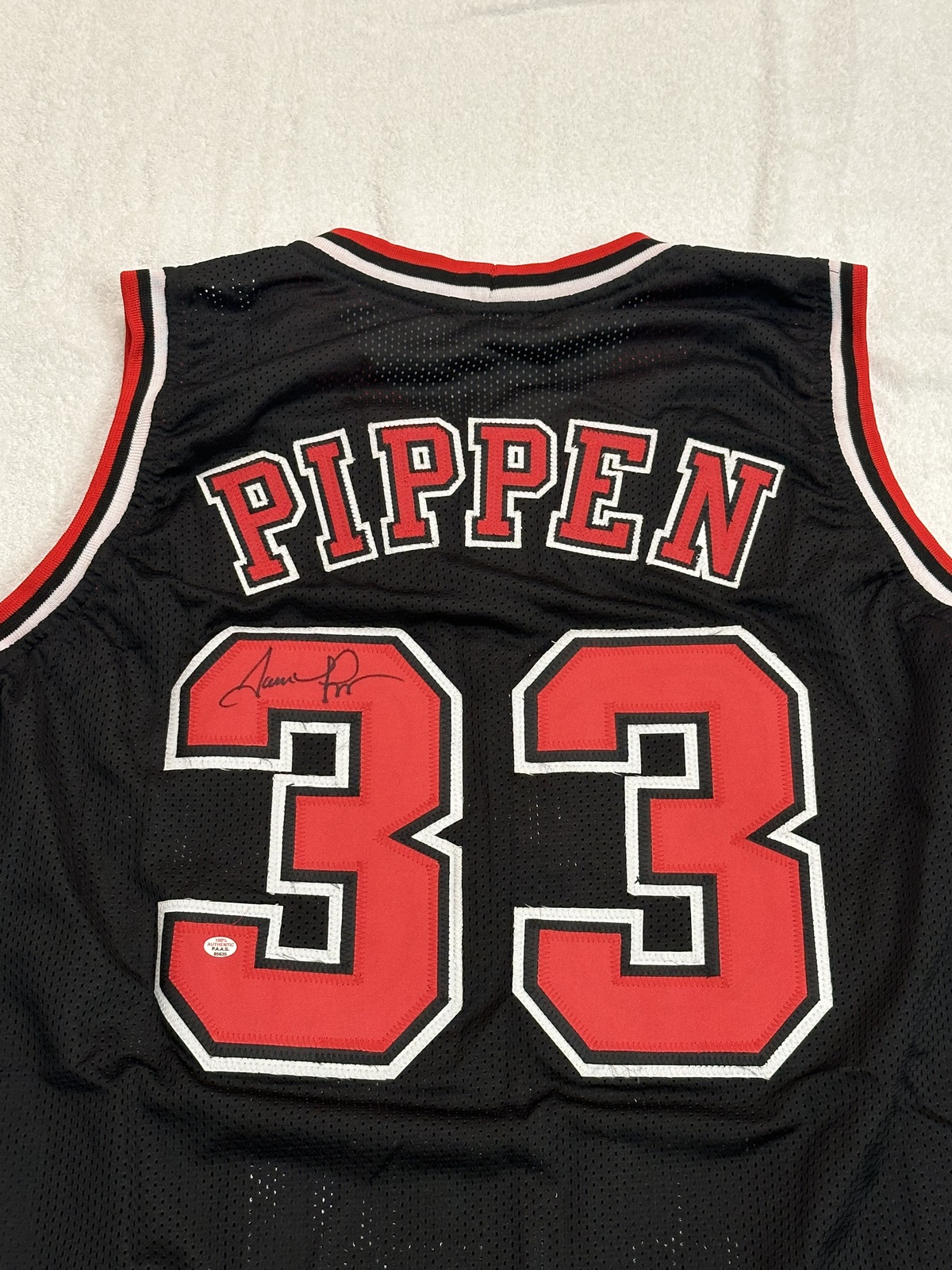 Primary image for Scottie Pippen Signed Chicago Bulls Basketball Jersey COA