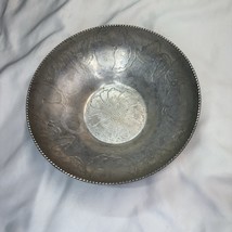 Vintage Hand Wrought Aluminum Floral Serving Bowl Etched Poppy Design Be... - $280.80 MXN