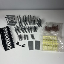 BACHMANN HO Scale 2925 Trestle Loose 30+ Parts With Bridge And Signs - £13.39 GBP