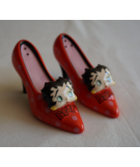 Betty Boop Red High Heel Shoes w/ Pink Polka Dots Ceramic Salt &amp; Pepper ... - €8,63 EUR