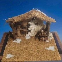 Vtg Grandeur Noel Collector’s Edition Nativity 2 pc CRÈCHE Stable only - £32.87 GBP