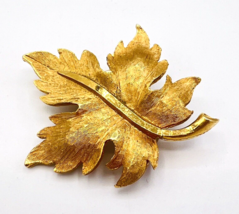Vintage Signed Mamselle Textured Gold Tone Maple Leaf Pin Brooch - $17.82