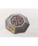 1 Vintage MG Hubcap Badge - $495.03 MXN