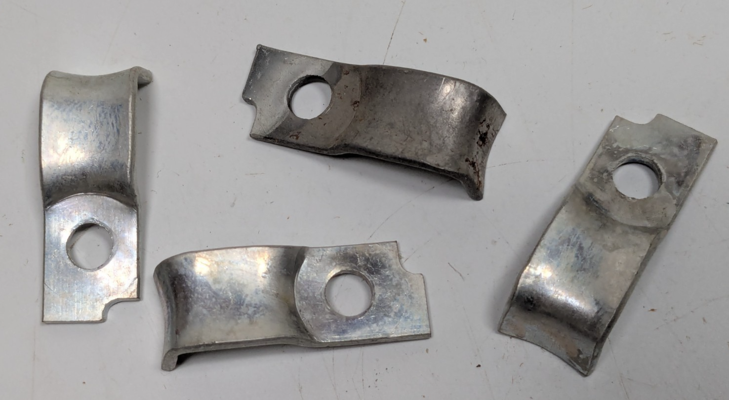 Lot of 4 NOS OEM NEW Evinrude Johnson OMC 510409 Clamps - $12.86