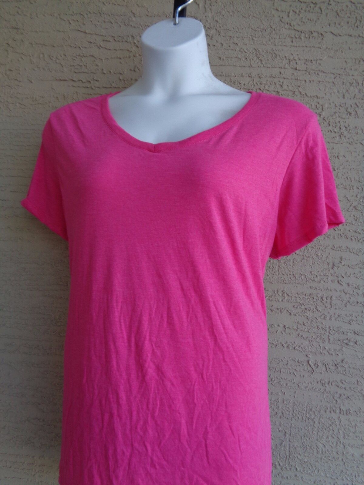 New DistRict Made  S/S Tri Blend V Neck Tee Top 2X  Heth Fuchsia MSRP $2... - $4.46