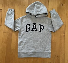 Gap Kids Gray Hoodie Size Medium / 8 Sweatshirt Pullover - $320.01 MXN