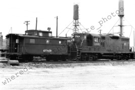 Pennsylvania Railroad PRR 5868 EMD GP7 &amp; 477070 Caboose Proviso ILL 1968... - $14.95