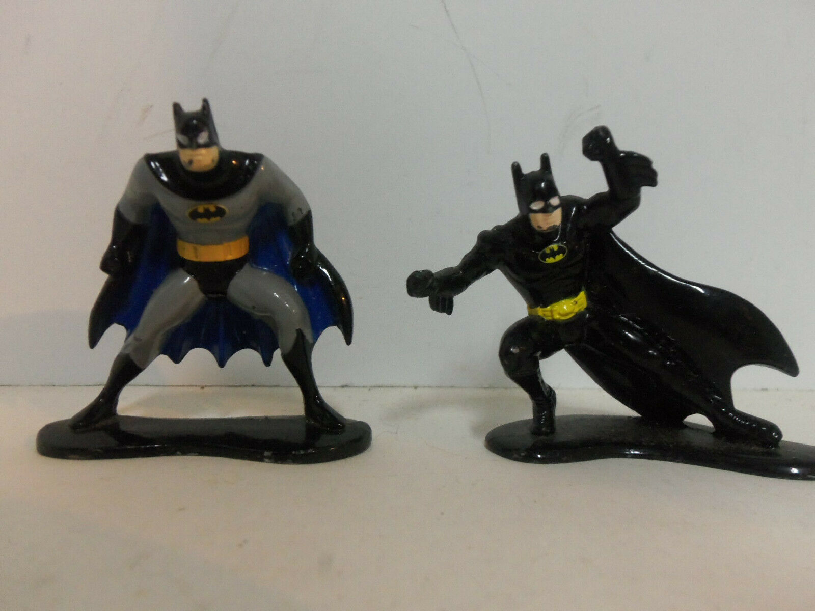 Vintage 1992 Lot of Two ERTL Metal Batman Returns 2.5" Superhero Figurines DC Co - £11.83 GBP