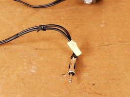 LEXUS RX330 RX350 RX400h REAR Roof Antenna & Mast image 4