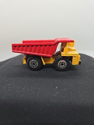 Vintage 1989 Matchbox Dump Truck Red And Yellow 1:140 Item image 3