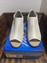 Easy Street Amiri Women&#39;s Heeled Sandals White Size 8.5W 31-5373 - $32.60