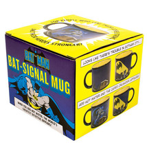DC Comics Batman and Bat-Signal Disappearing Comic Art 14 oz Ceramic Coffee Mug - £9.10 GBP