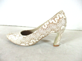 Chic Ivory Silver Glitter Embroidered Pumps Heels Shoes Women&#39;s 6 1/2 (S... - £18.15 GBP