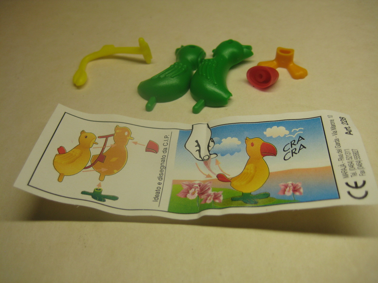 Maraja - Art 228 Bird (green) + paper - Surprise egg - $1.50
