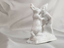 Rabbit Kissing Harlequin Figurines - Circus Scene - Vtg Porcelain Home Decor 50s - £14.84 GBP