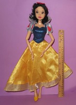 Disney Store Singing Snow White HTF 2011 17&quot; Doll Sings Whistle Work - $45.00