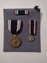 Prisoner Of War Medal Set - Full &amp; Mini Size Medal, &amp; Ribbon Bar :KY24-6 - £22.38 GBP