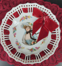 VTG Bowl Dish Porcelain Victorian Woman High Gloss Glaze Iridescent Rim ... - £10.18 GBP